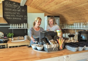 Petra Pekárková a Jana Houdková v prvních dnech provozu Vlny